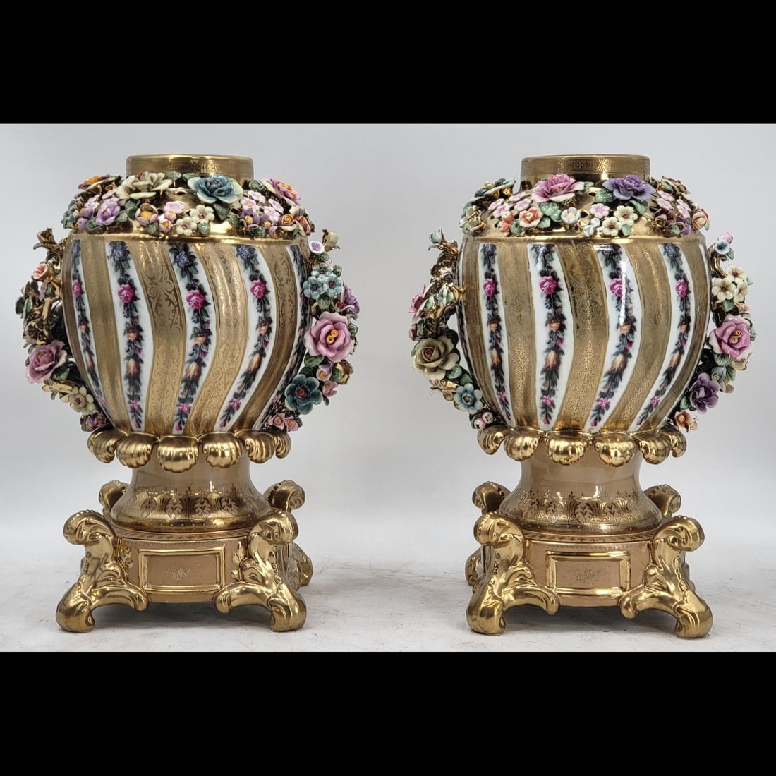 A Fine Pair Of Meissen Style Porcelain Urns Each With Lid, Decorated With Flowers (1 of 20)