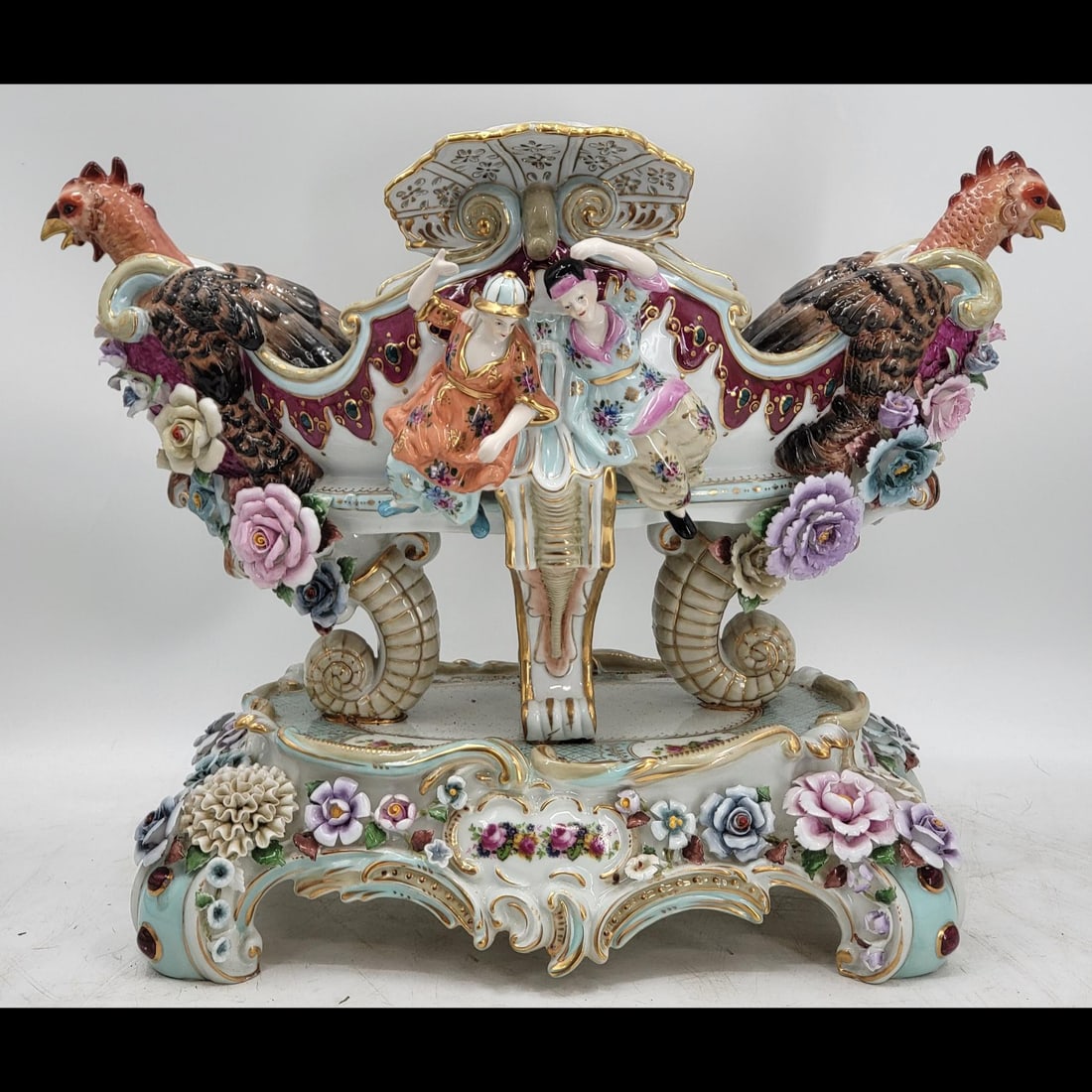 Meissen Style Porcelain Urn Decorated With Hens & Flowers (1 of 14)