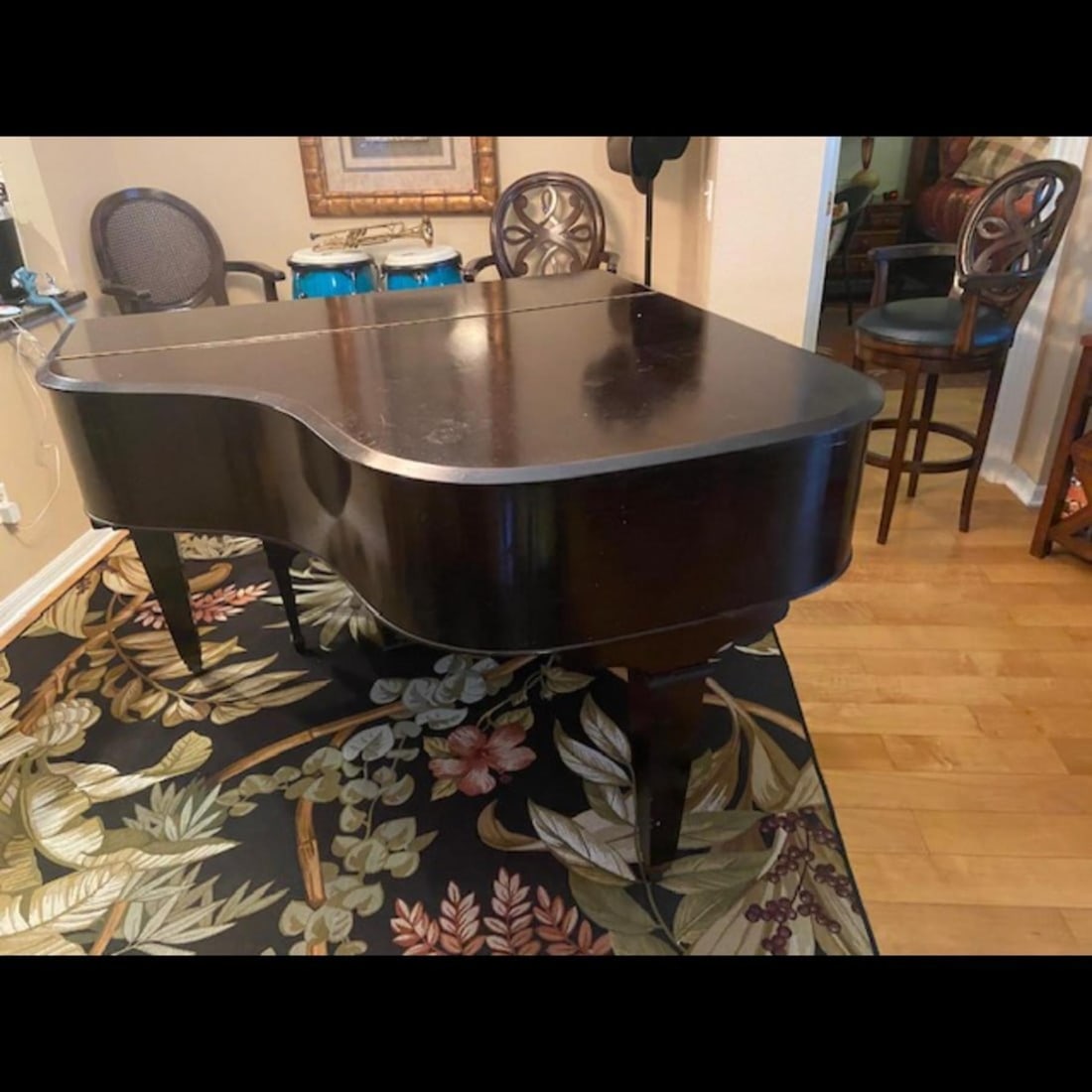 Antique Hallet & Davis Baby Grand Piano In Excellent Condition: Antique Hallet & Davis Baby Grand Piano In Excellent Condition. Please copy and paste the URL link below to review our Terms and Conditions for bidding, payment, shipping and other specifics