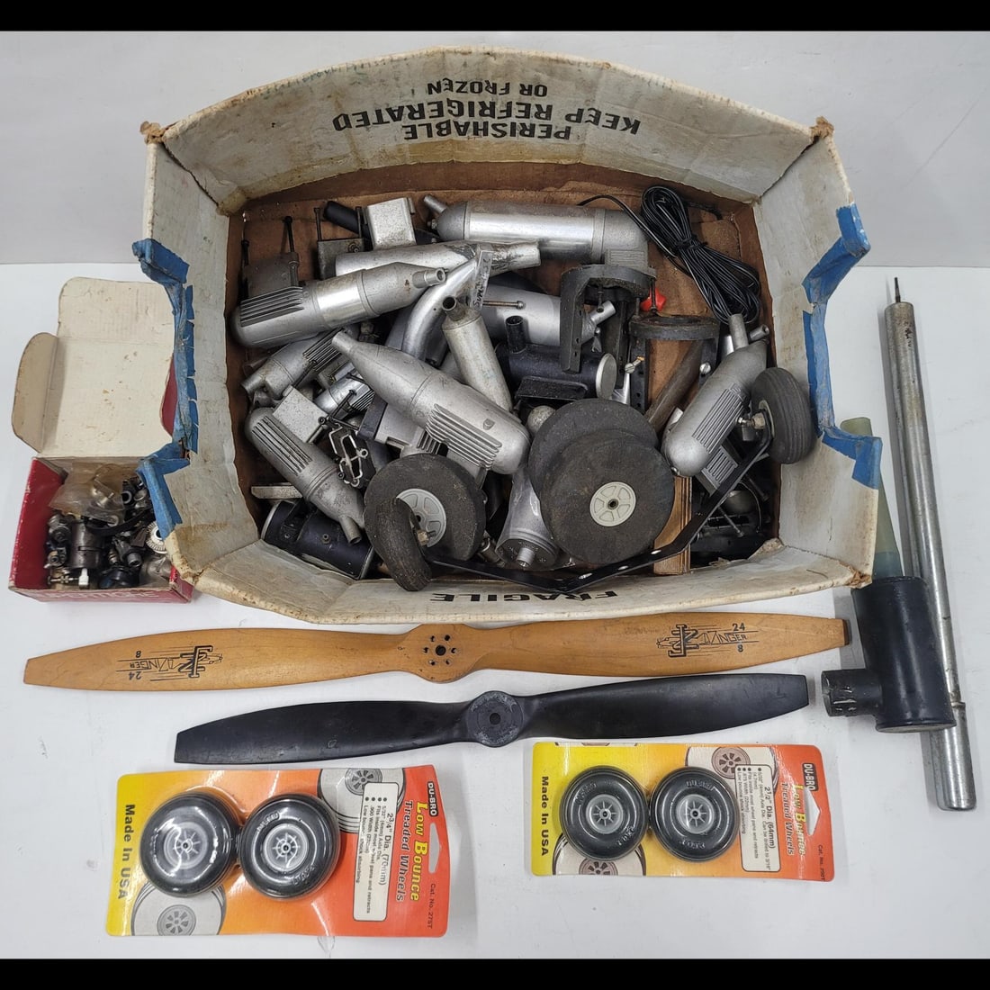 Large Lot Of Miscellaneous RC Model Airplane Parts (1 of 13)