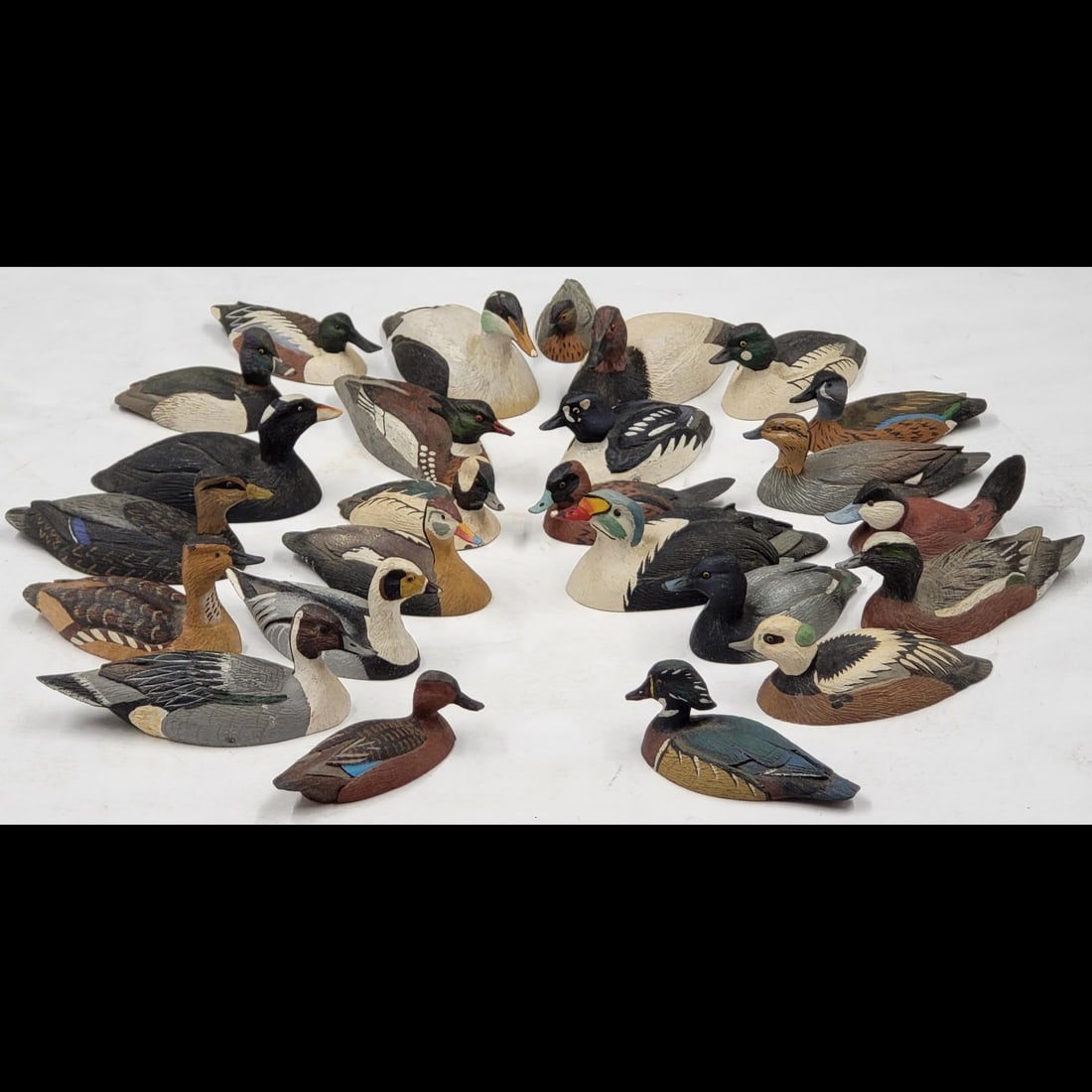 Miniature Wooden Duck Decoys By William J. Koelpin, 25 Pieces (1 of 20)