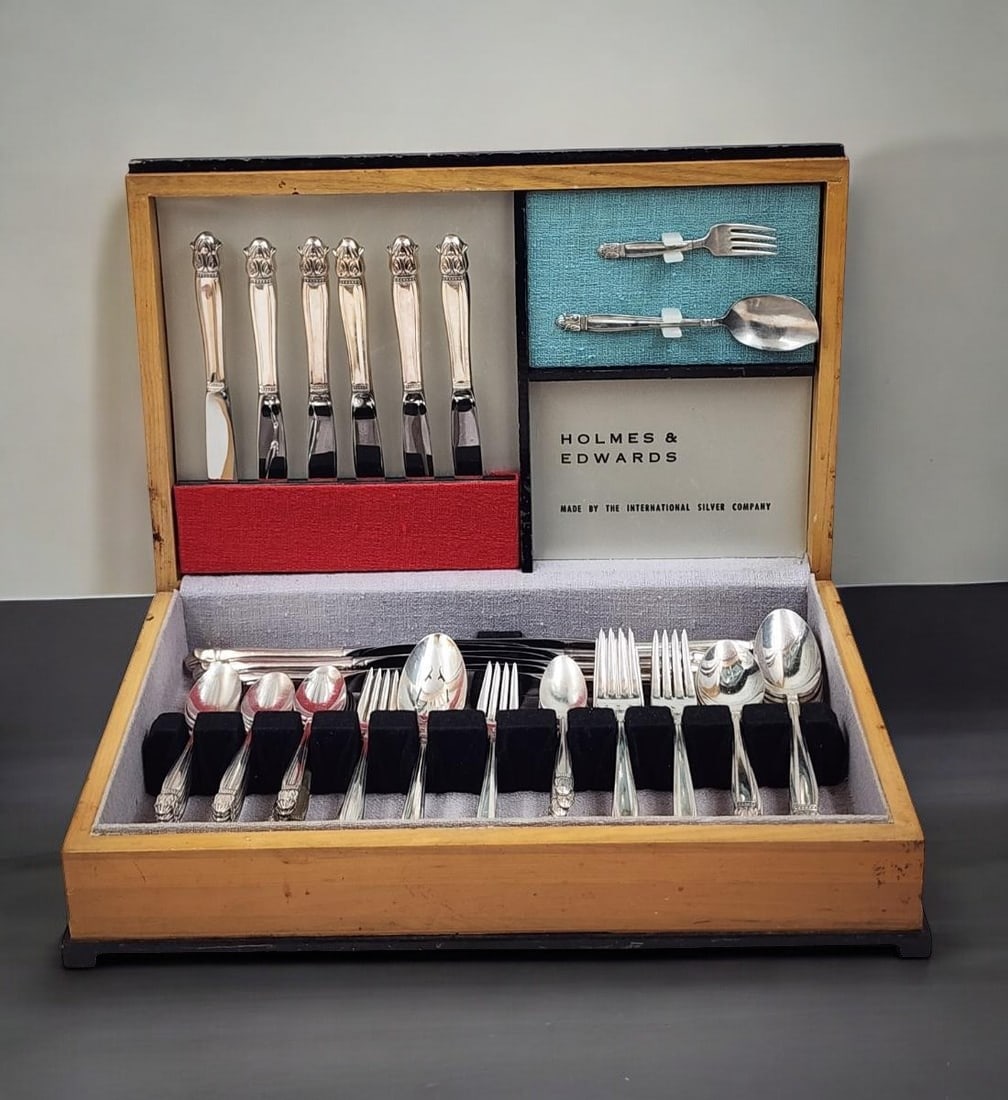 78Pc Set Of Holms And Edwards Silver Plated Flatware (1938) (1 of 11)