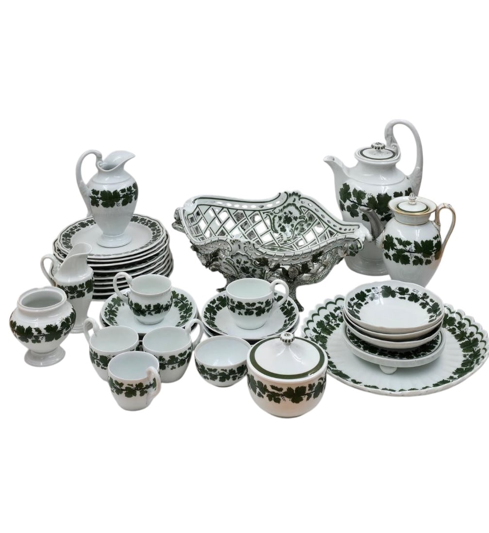 A Reticulated Meissen Bowl And A Lot Of Meissen Coffee Pot, Teapots Creamer Ivy Vine (1 of 20)