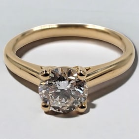 A Very Fine Brand New 18K Gold And 1.0 CT Round D VS1 LAB GROWN Diamond With Case And Diamond Report