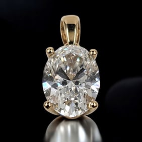 A Very Fine New 18K Gold & 2.01 CT Oval F VVS2 LAB GROWN Diamond Pendant With Case & Diamond Report