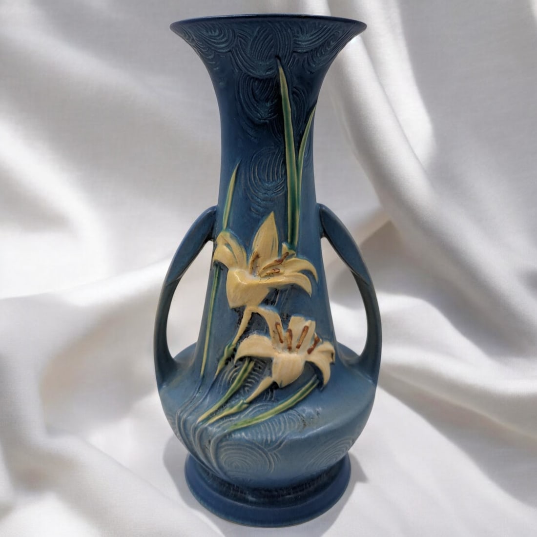 Vintage Roseville Pottery Blue Zephyr Lily Two-Handled Vase 140-12 (1 of 10)