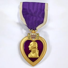 Vintage WW2 Purple Heart United States Military Memorabilia