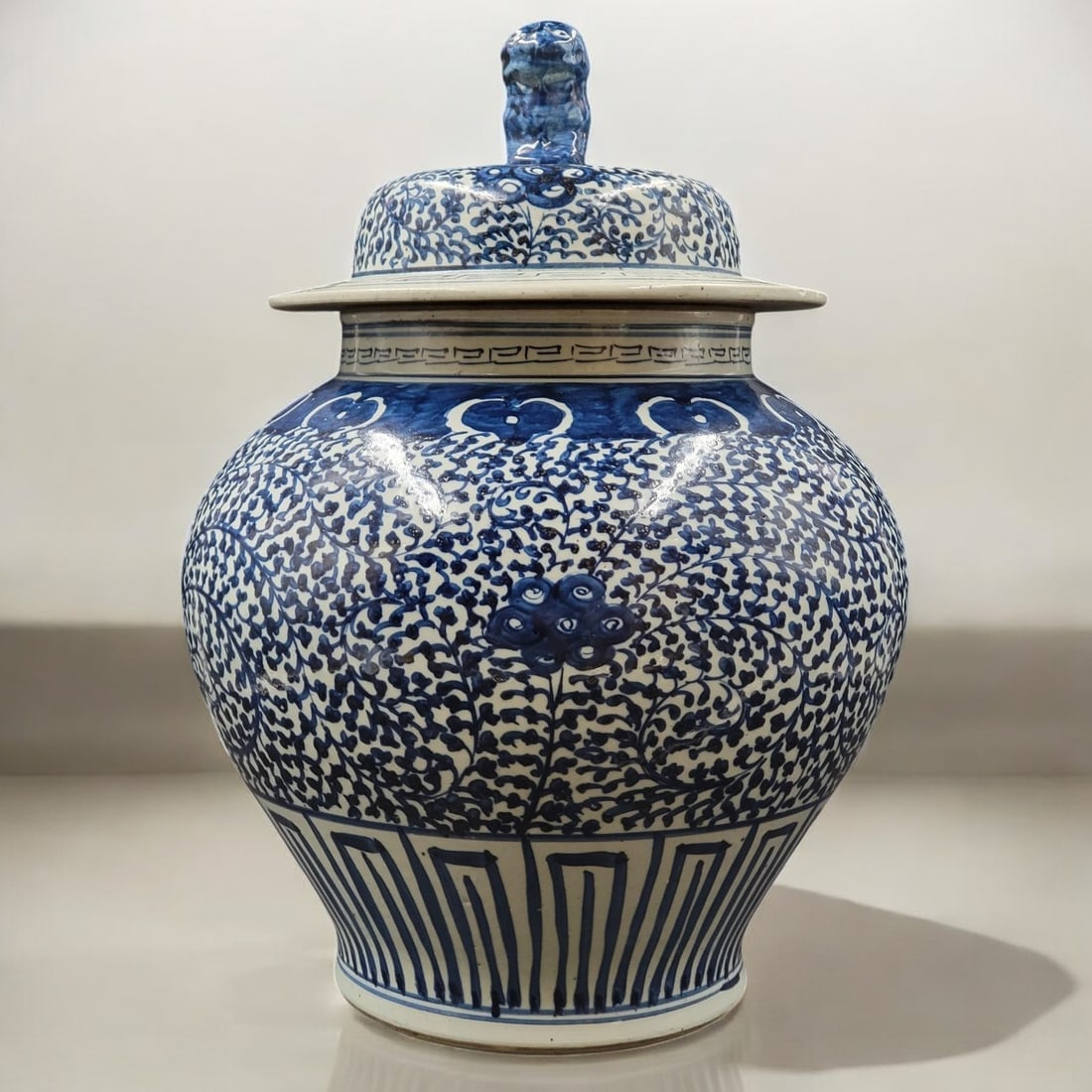 Antique Blue & White Chinese Vase W/ Foo Dog Lid: Antique Blue & White Chinese Vase W/ Foo Dog Lid. Provenance: Central Florida Collector's Estate whom had lived in Japan for many years. Measures approximately 20" x 13" Please copy and paste