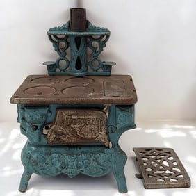 An Old Crescent Miniature Painted Cast Iron Salesman Stove