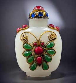 Chinese Carved Jade Snuff Bottle With Precious Gems And A Gilt Butterfly Pattern