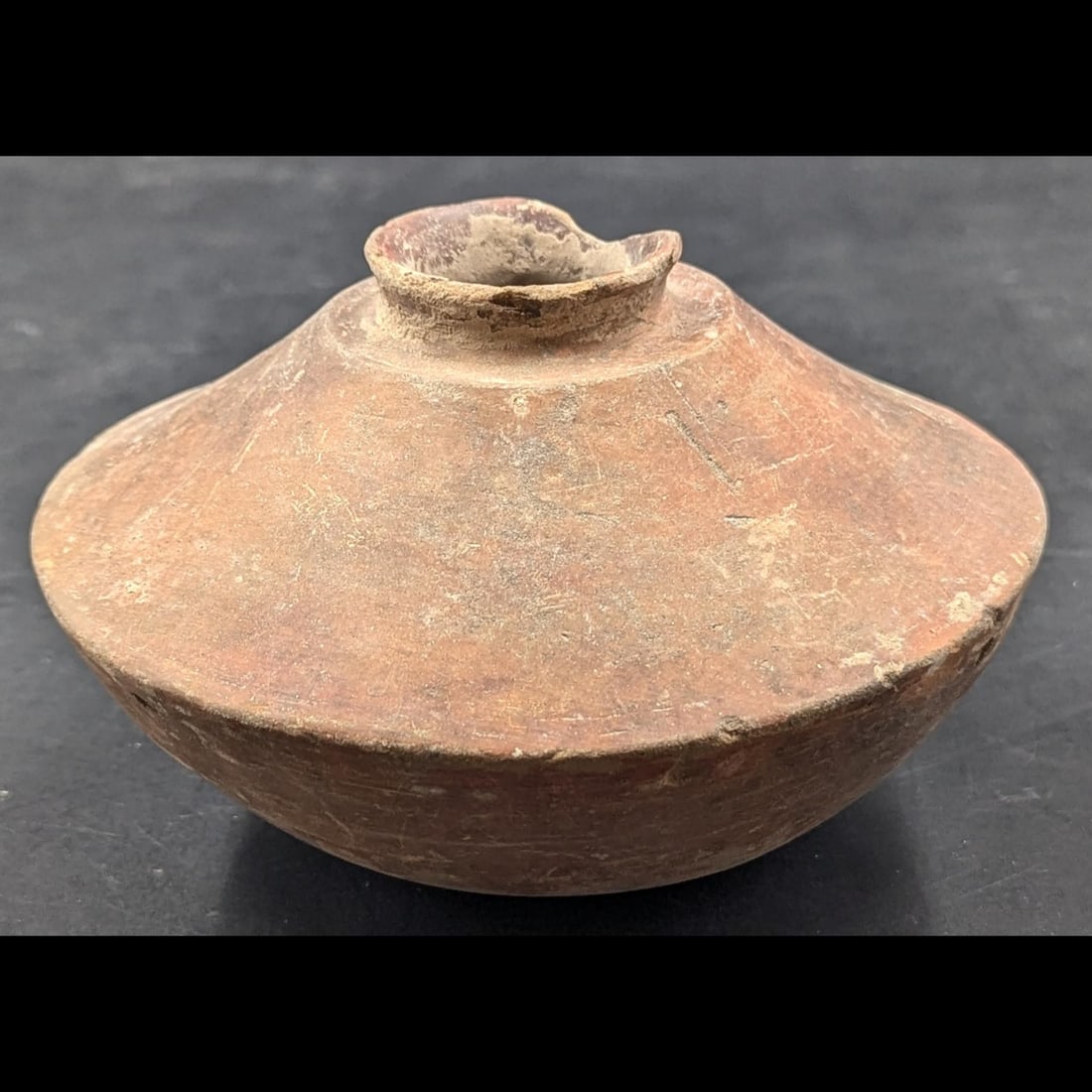 Pre-Columbian Monochrome Pottery Vessel (1 of 9)