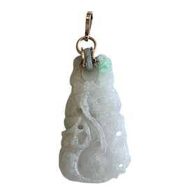 A Very Fine Carved Chinese Jade Pendant Qing Dynasty Mounted On 18K Gold