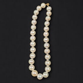 A Fine 14-16MM South Sea Pearl 18K Gold And Diamond Clasp, 28 Pearls Total