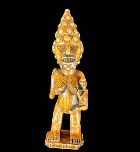 An Important And Fine Antique Ethnographic Tribal Carved Figure: Important antique ethnographic tribal carving depicting mother and child. Measures 10" tall. Excellent condition. Please READ & REVIEW our Terms and Conditions before bidding, payment, shipping and ot
