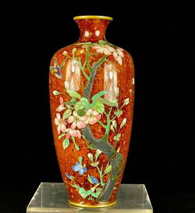 A fine antique Japanese Cloisonne Vase Meiji Period: Wonderful perfect condition Meiji period Japanese cloisonné vase. Stands 6" tall. Please READ & REVIEW our Terms and Conditions before bidding, payment, shipping and other specifics for the auction c