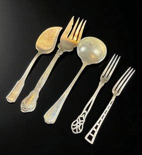 5 serving pieces sterling silver, total weigh 135 grams: 5 serving pieces sterling silver. Total weigh 135 grams. Please READ & REVIEW our Terms and Conditions before bidding, payment, shipping and other specifics for the auction company. By placing a BID,