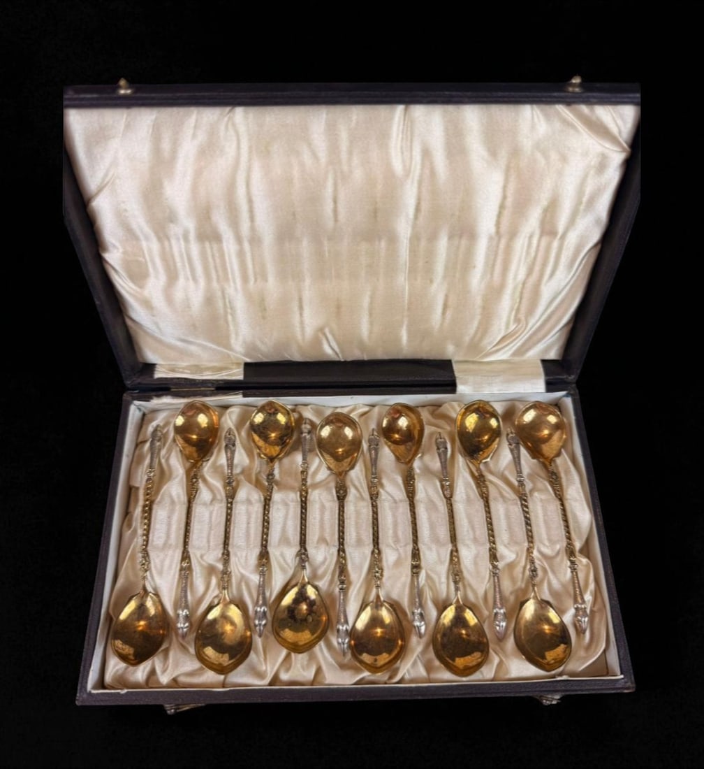 Set of 12 Magnificent Boxed Sterling Gold Washed Spoons With Ram's Hoof Handles (1 of 10)