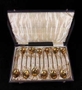 Set of 12 Magnificent Boxed Sterling Gold Washed Spoons With Ram's Hoof Handles: Set of 12 magnificent boxed sterling gold washed spoons with ram hoof handles. Marked as shown in pictures. Overall 4" long each. Total weight 105 grams. Please READ & REVIEW our Terms and Conditions