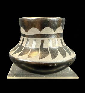 Black On Black Santa Fe Pottery Pot Signed Alfred Aguilar: Black On Black Santa Fe Pottery Pot Signed Alfred Aguilar. Measures 4" X 3". Excellent Condition. Please READ & REVIEW our Terms and Conditions before bidding, payment, shipping and other specifics fo