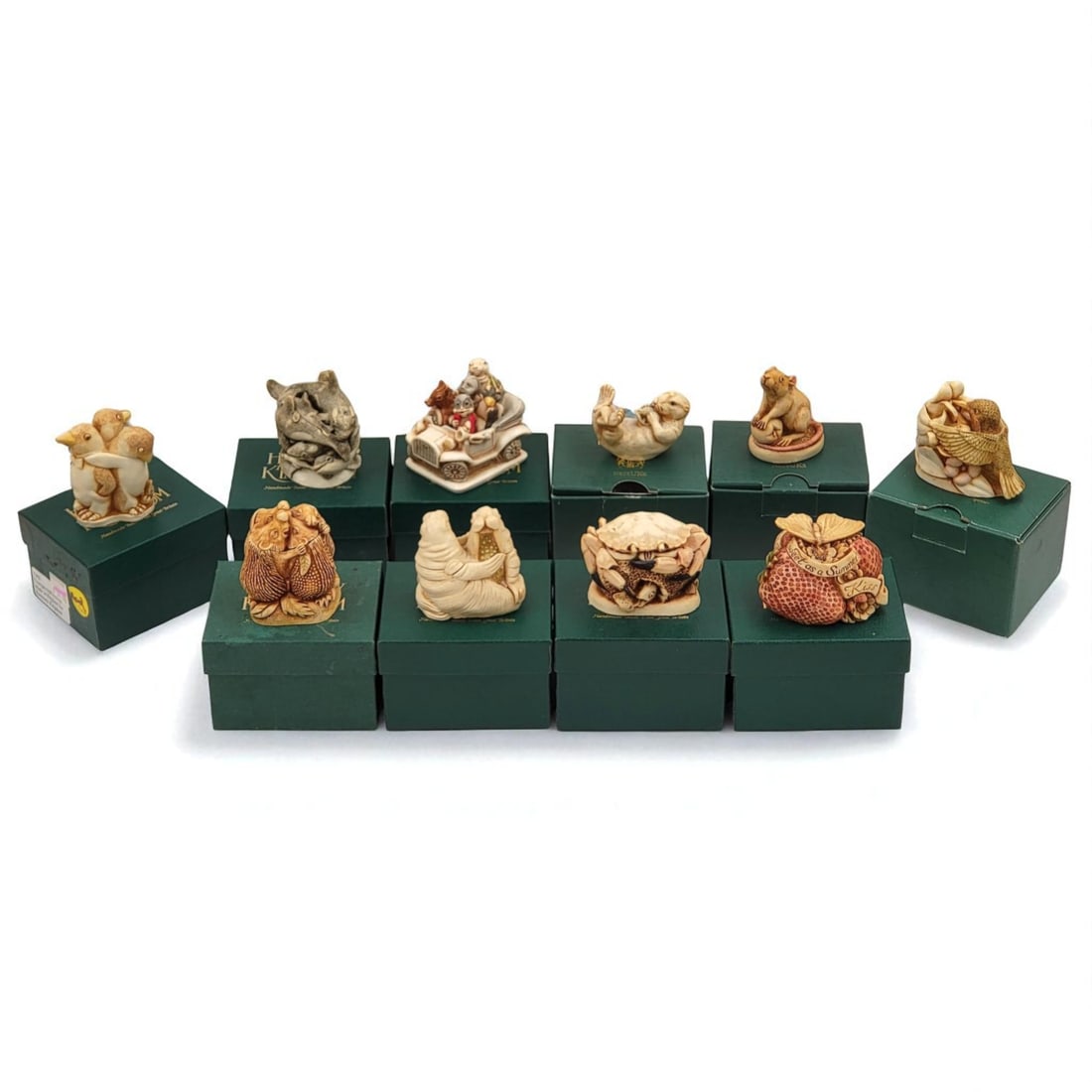 Lot Of 10 Harmony Kingdom Trinket Box Figurines: Lot Of 10 Harmony Kingdom Trinket Box Figurines. Each box measures approximately 3-1/2" x 2-1/2". Please copy and paste the URL link below to review our Terms and Conditions for bidding, pa