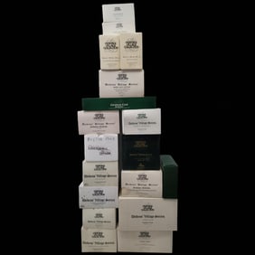 18Pc Heritage Village Collection Dickens' Village Series
