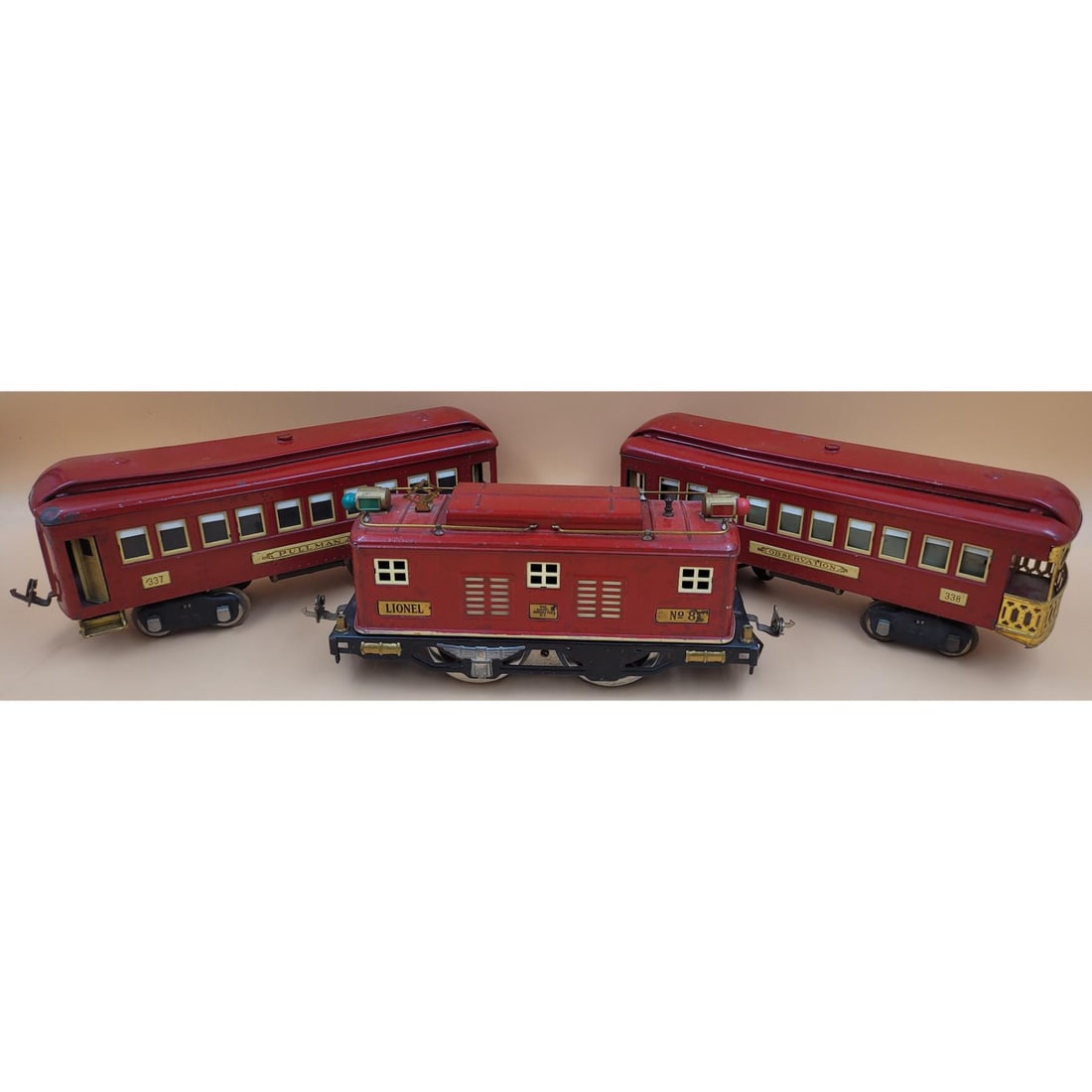Vintage Lionel No. 8 Standard Gauge 3Pc Train Set: Vintage Lionel No. 8 Standard Gauge 3Pc Train Set. Measures approx. 12" X 5" X 3.25", 13.5" X 4.75" X 3.5", and 12.5" X 4.75" X 3.5" Please copy and paste the URL link below to review our T