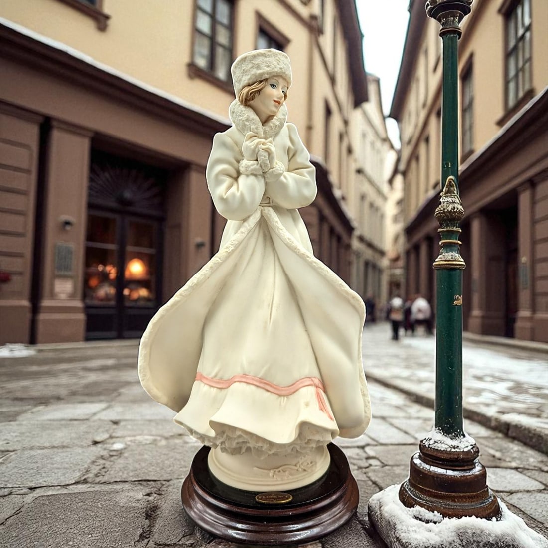 Giuseppe Armani Figurine: "December Magic" 1573F In Original Box (1 of 12)