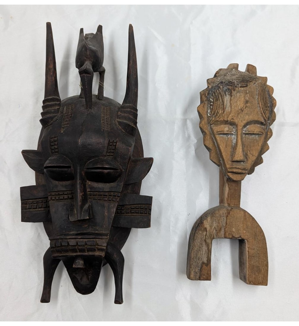 Pair Of Vintage Hand Carved African Pieces, Tribal Kpelie Mask And A Traditional Heddle Pulley (1 of 17)