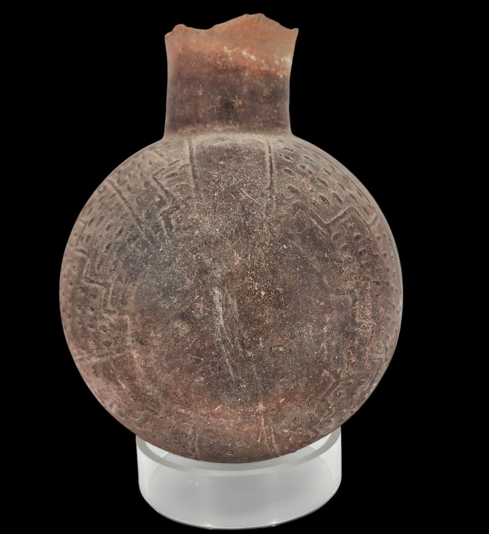 Large Pre-Columbian Chimu Pottery Vessel (1 of 16)