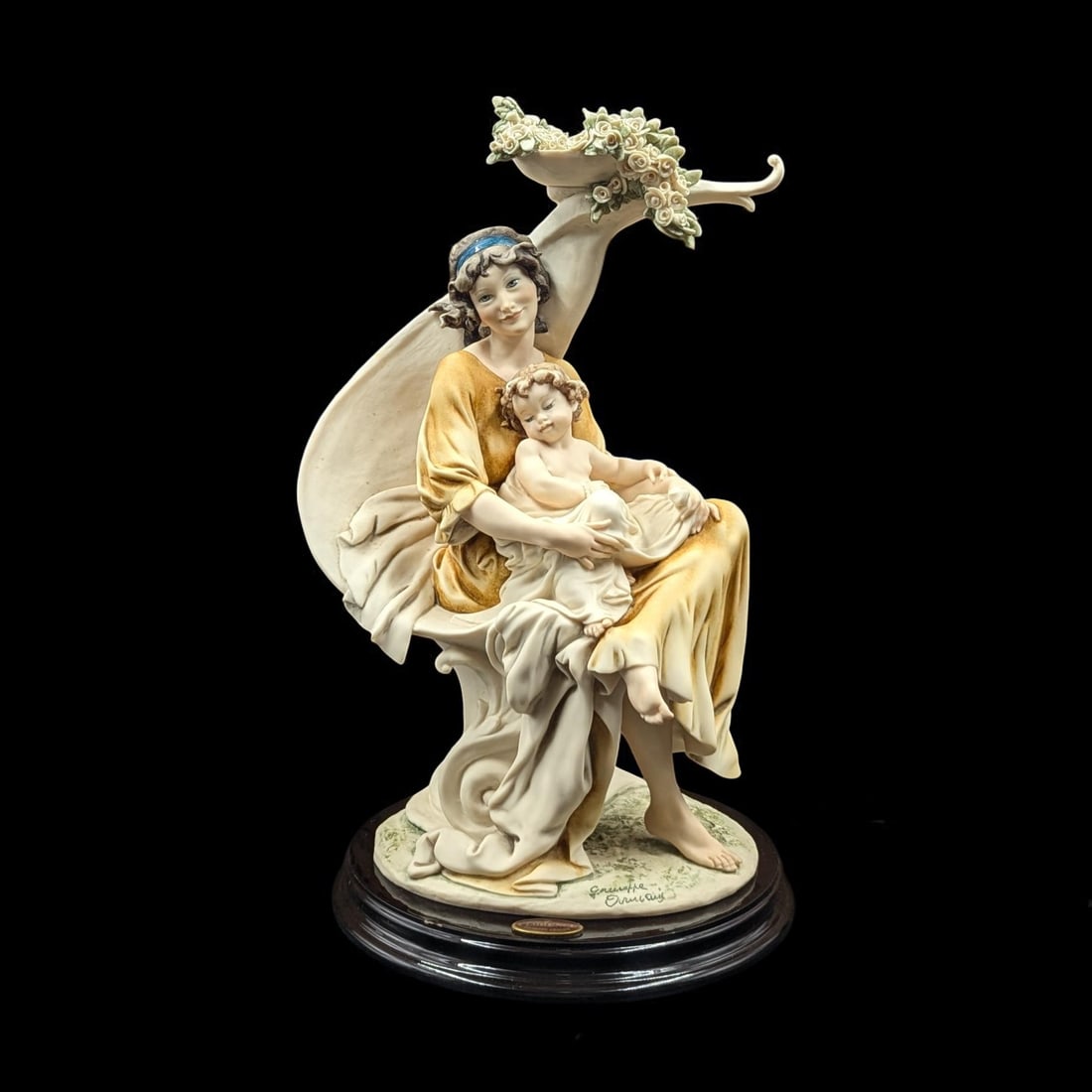 Giuseppe Armani Figurine: "Two Hearts As One" 1578C With Original Box (1 of 12)