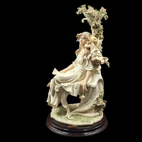 Giuseppe Armani Figurine: "Message Of Love" 1576F With Original Box