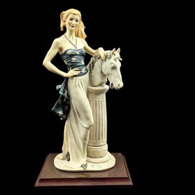 Giuseppe Armani Figurine:  "Lisa" 453C With Original Box