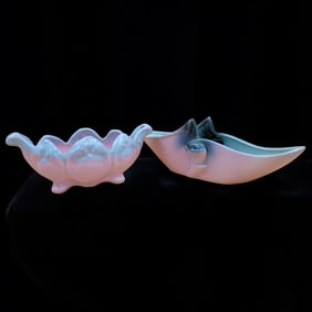 Pair Of Vintage Hull Pottery Vases