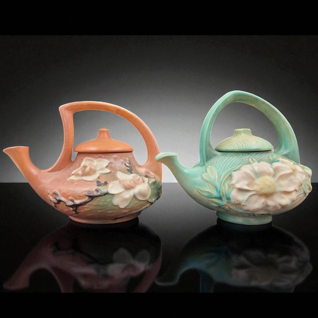 Lot Of 2 Roseville Pottery Teapots, Magnolia And Peony Patterns (1 of 16)