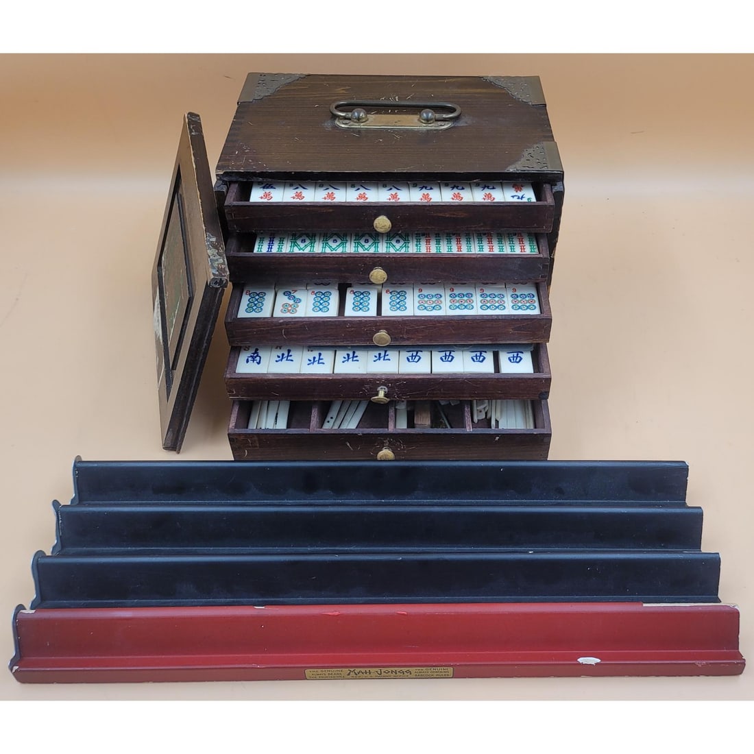 Antique 1920's Chinese Mahjong set (1 of 12)