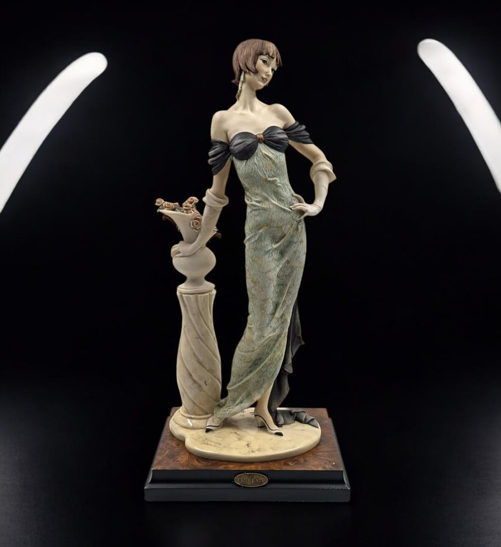 Giuseppe Armani Figurine: Limited Ed. 1188/5000 "Morning Rose" 193C With COA: Giuseppe Armani Figurine: Limited Ed. 1188/5000 "Morning Rose" 193C With COA. PLEASE NOTE, the COA does not match the name of the piece but the code does, please see pics. Box measures approx. 10" X 2
