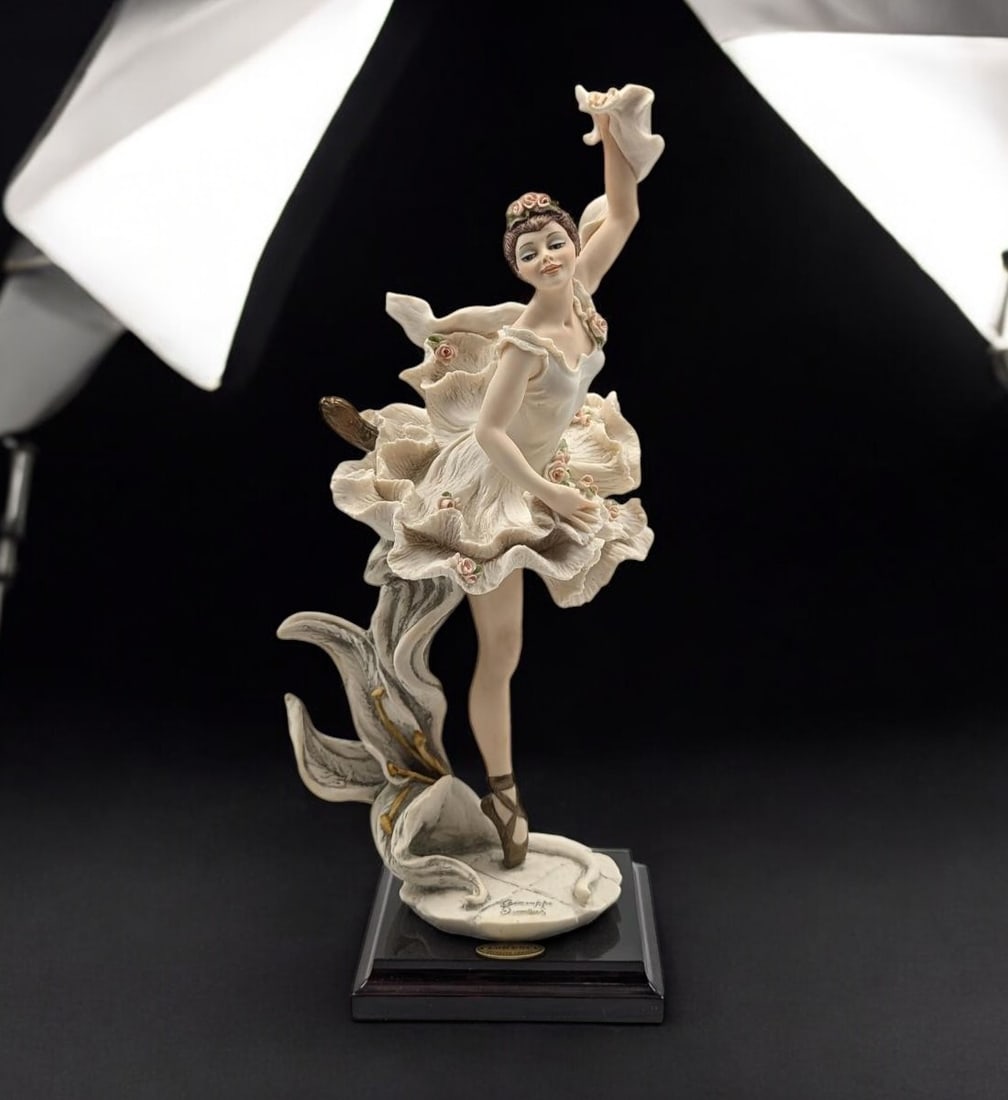 Giuseppe Armani Figurine: Bittersweet #528c. Depicts A