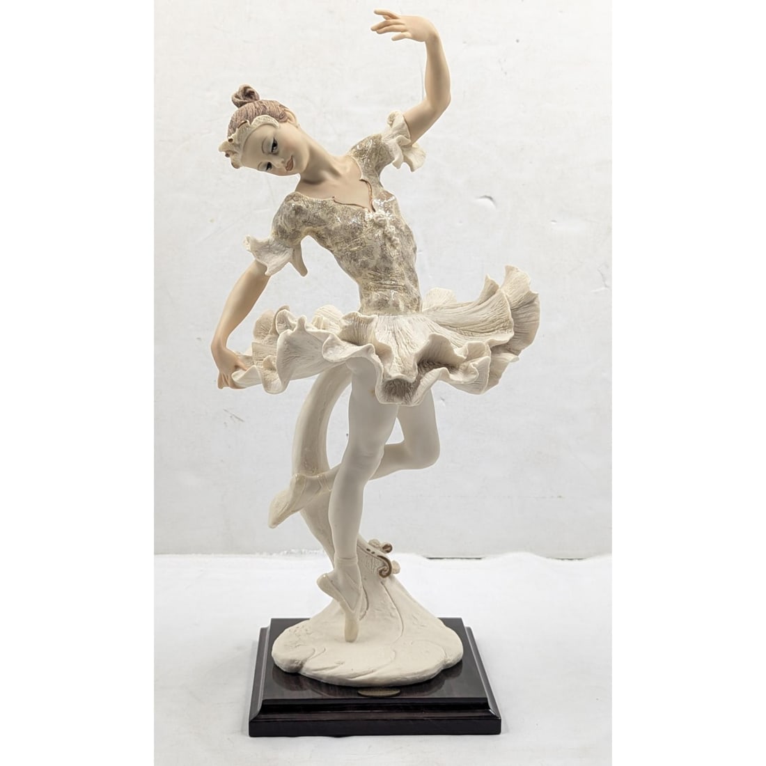 Large Giuseppe Armani Figurine: "Juliette" 682F With Original Box (1 of 19)