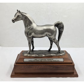 Large 2006 Unsigned US National Champion Horse Trophy