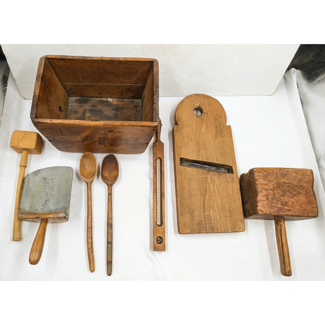 Lot Of 8 Antique Rustic Wood Kitchen Tools And Implements (1 of 19)