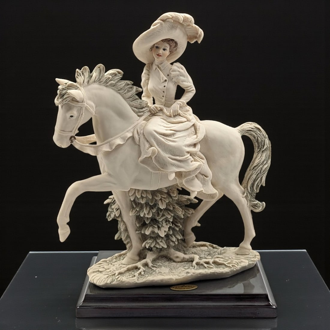 Giuseppe Armani Figurine: "Lady Anne" 1159F With Original Box (1 of 12)