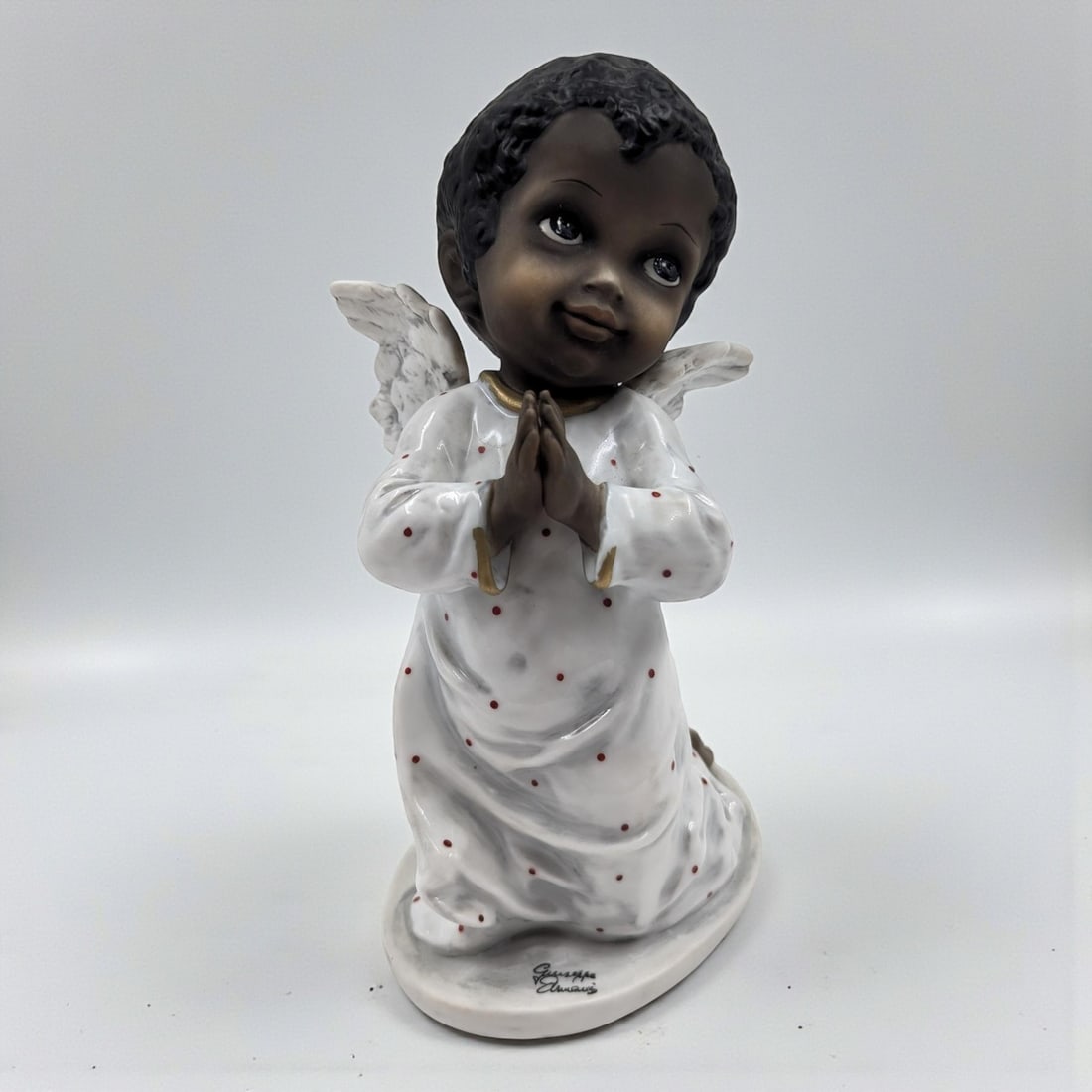 Giuseppe Armani Figurine: "Peace On Earth" 7120L With Original Box: Giuseppe Armani Figurine: "Peace On Earth" 7120L With Original Box. Box measures approx. 8" X 11 1/2" X 6". Please copy and paste the URL link below to review our Terms and Conditions for