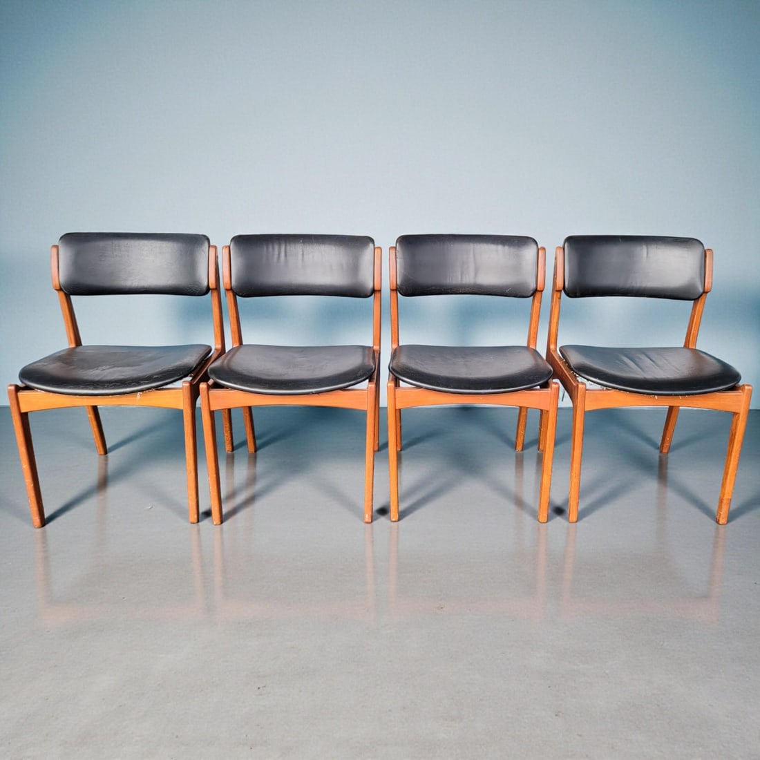 Set Of 4 Danish Mid Century Teak Chairs (1 of 17)