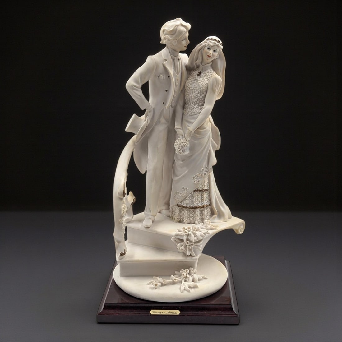 Giuseppe Armani Figurine: "Bride And Groom On Stairs" 475F With Original Box (1 of 16)