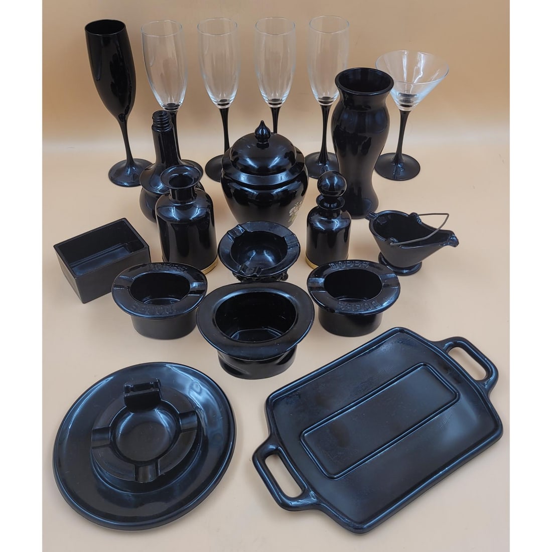 19Pc Lot Of Black Amethyst Glassware (1 of 12)