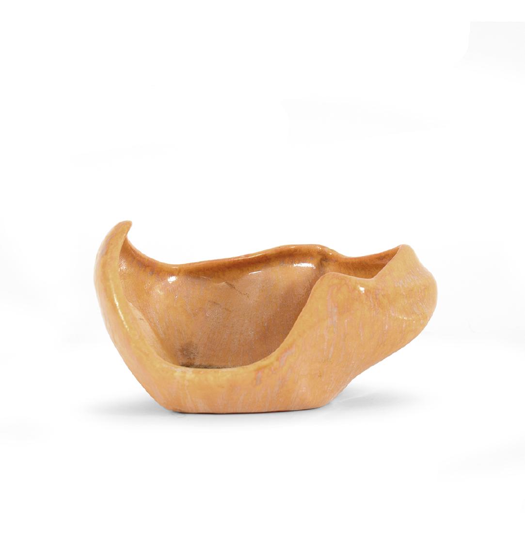 An Italian yellow ceramic bowl, Antonio Campi, '50s: Lavenia mark on the base, 10x20x15cm.