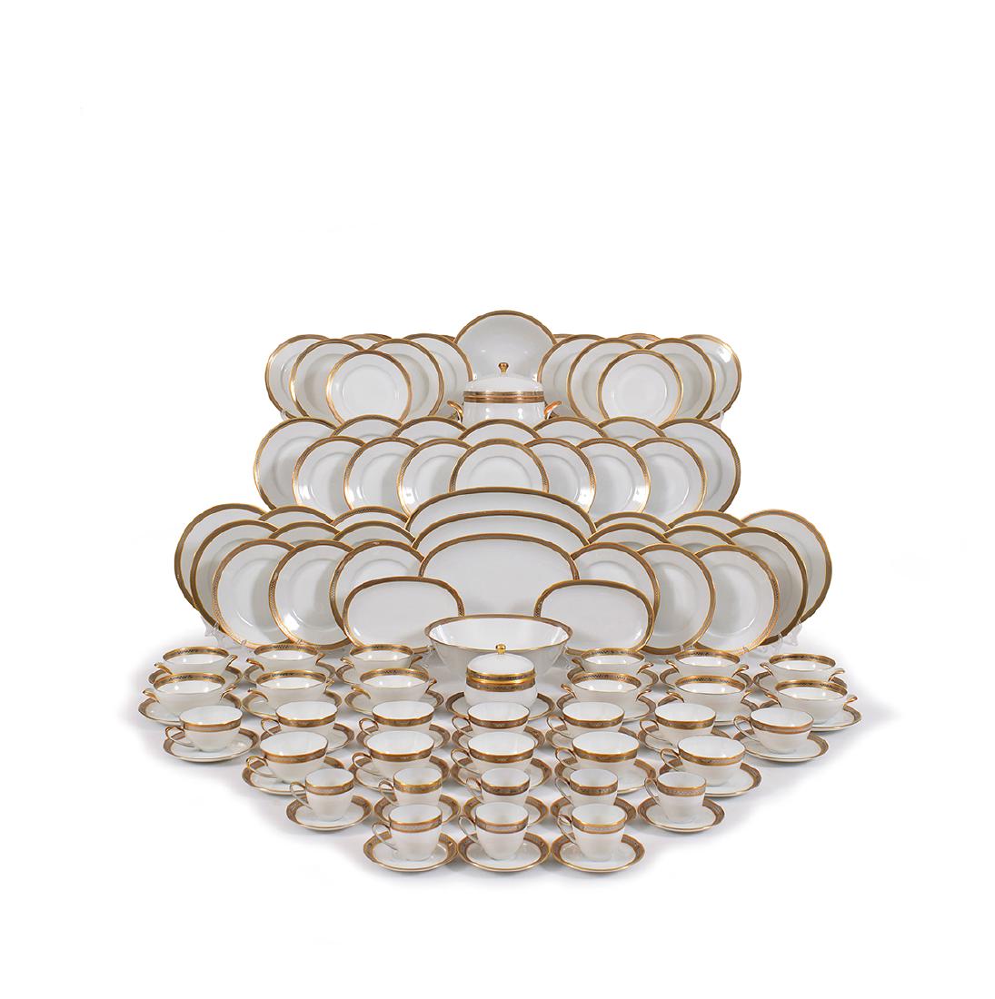 A German Hutschenreuther dinner service (1 of 1)