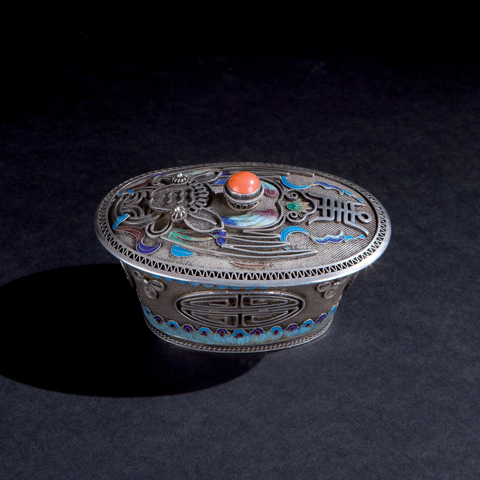 An oval silver and polychrome enamel small box (1 of 1)