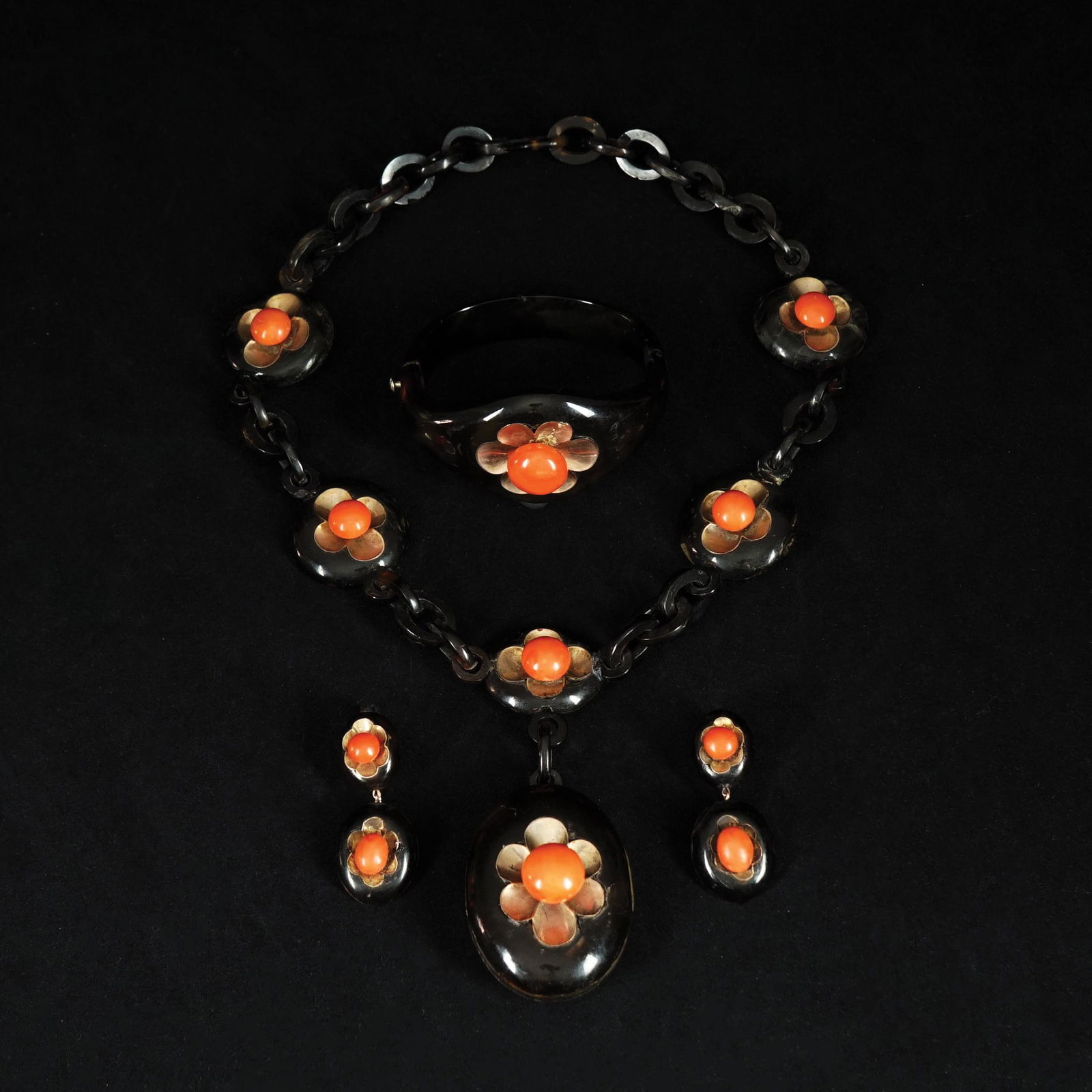 An English tortoiseshell, coral, and gold parure, 19th (1 of 1)