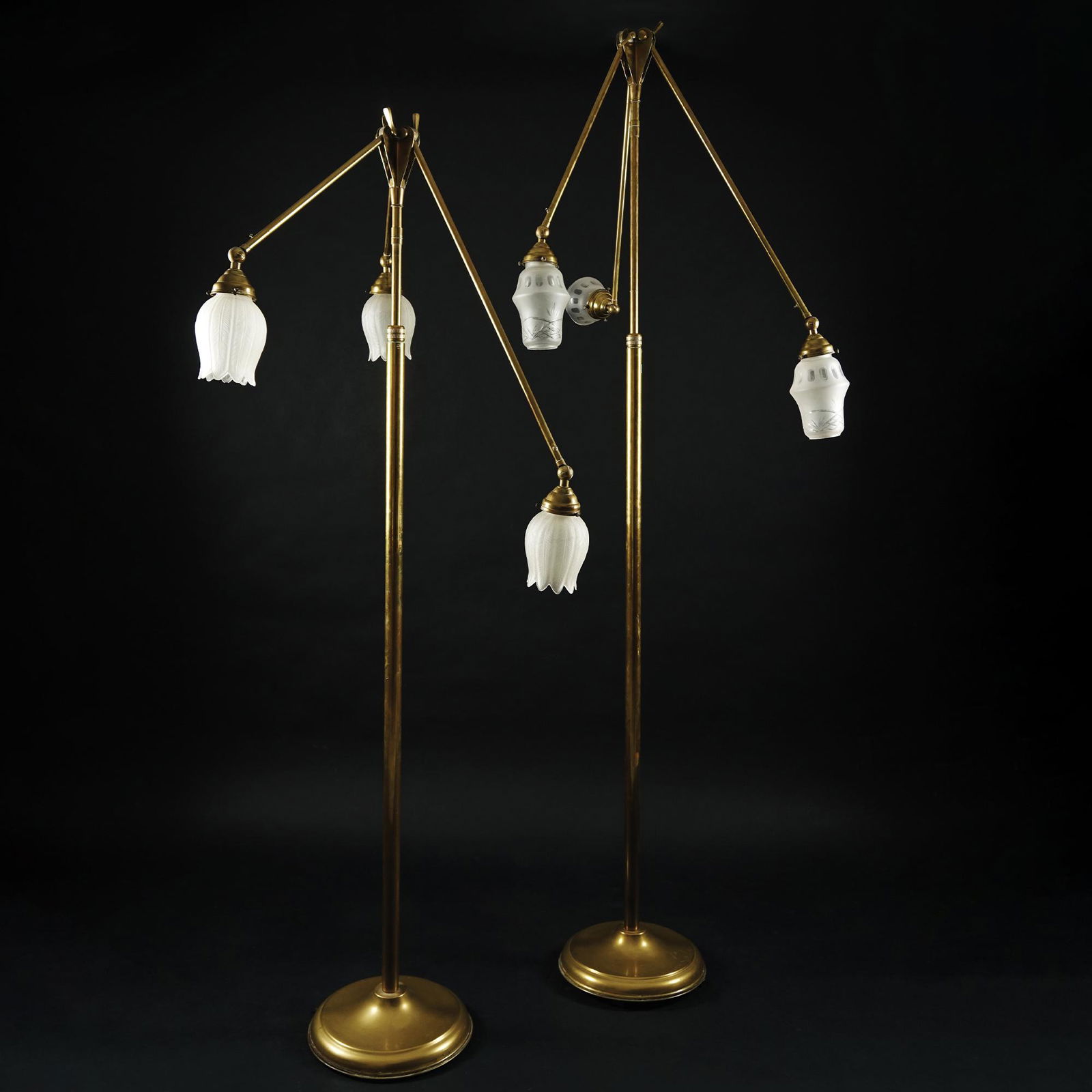 A pair of Italian brass three-light floor lamp attributed to Arredoluce production, '50s (1 of 1)